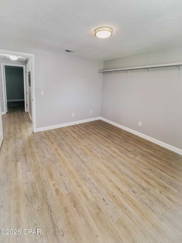 1029 Bradley Cir - Photo 6 of 11
