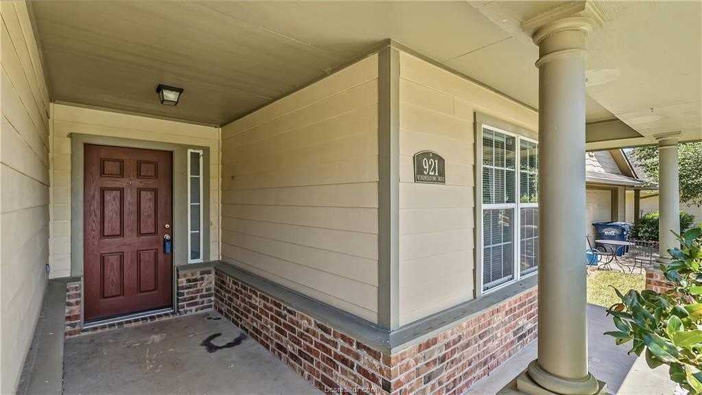921 Windmeadows Dr - Photo 3 of 30