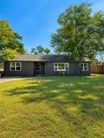 featured image of 727 Mary Lake Dr