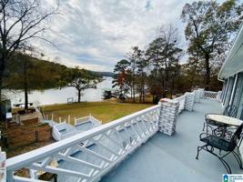featured image of 992 Clear Creek Dr
