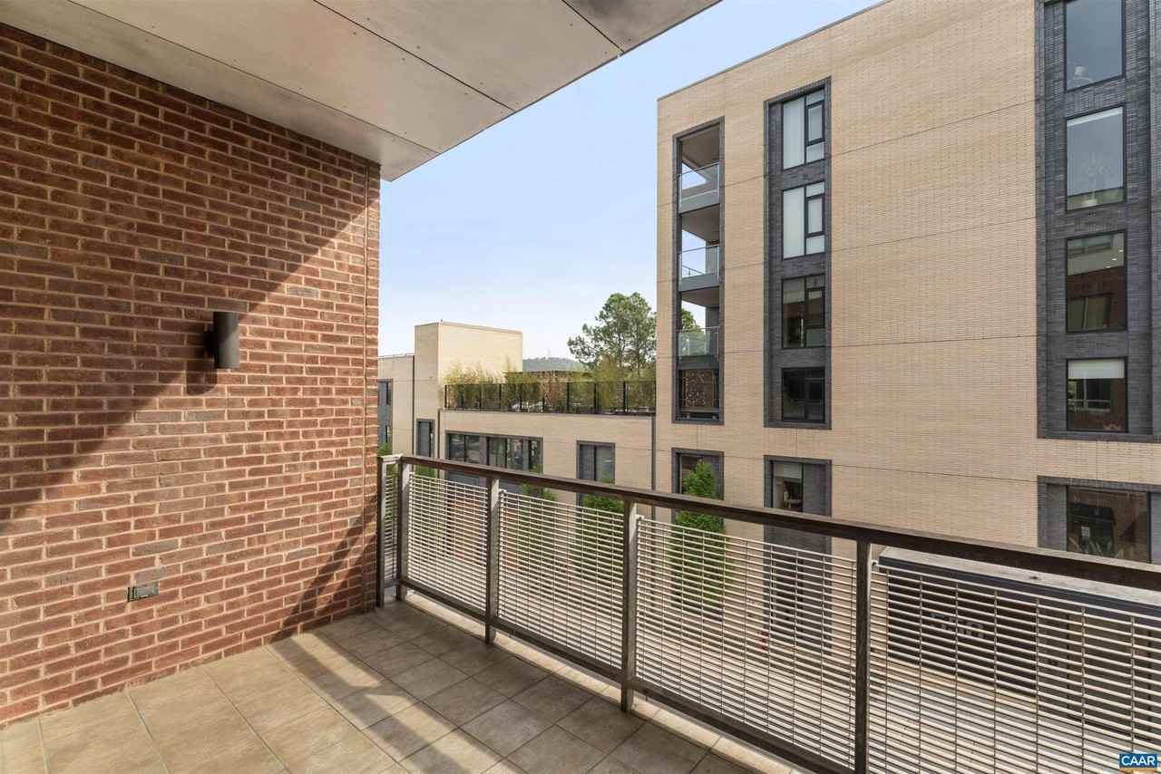 112 5th St Se #3DRENTAL - Photo 2 of 33