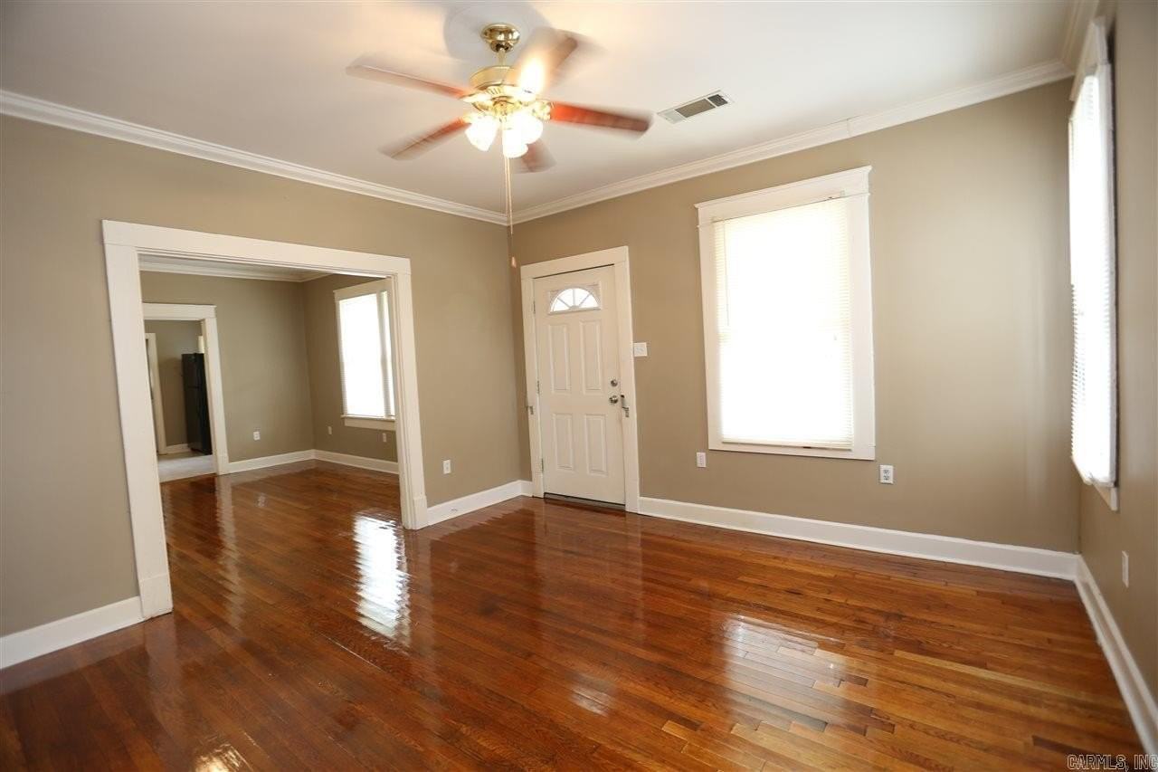 3711 W Markham St - Photo 4 of 24