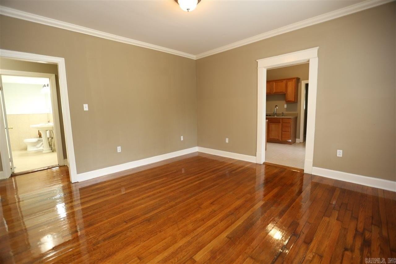 3711 W Markham St - Photo 6 of 24