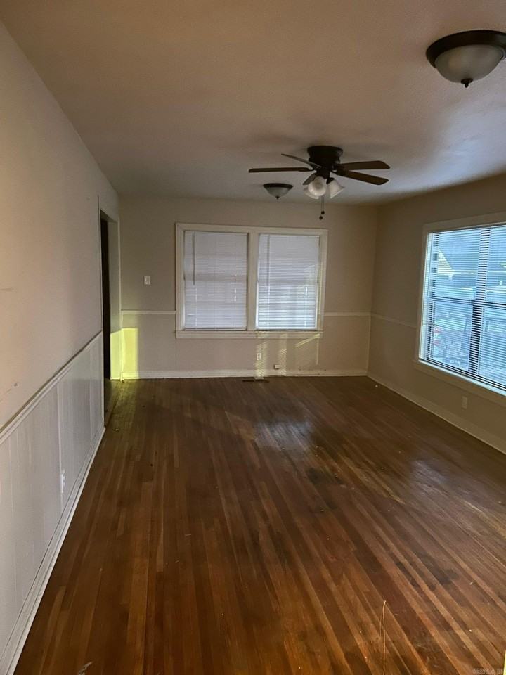 4512 Rogers St - Photo 2 of 7
