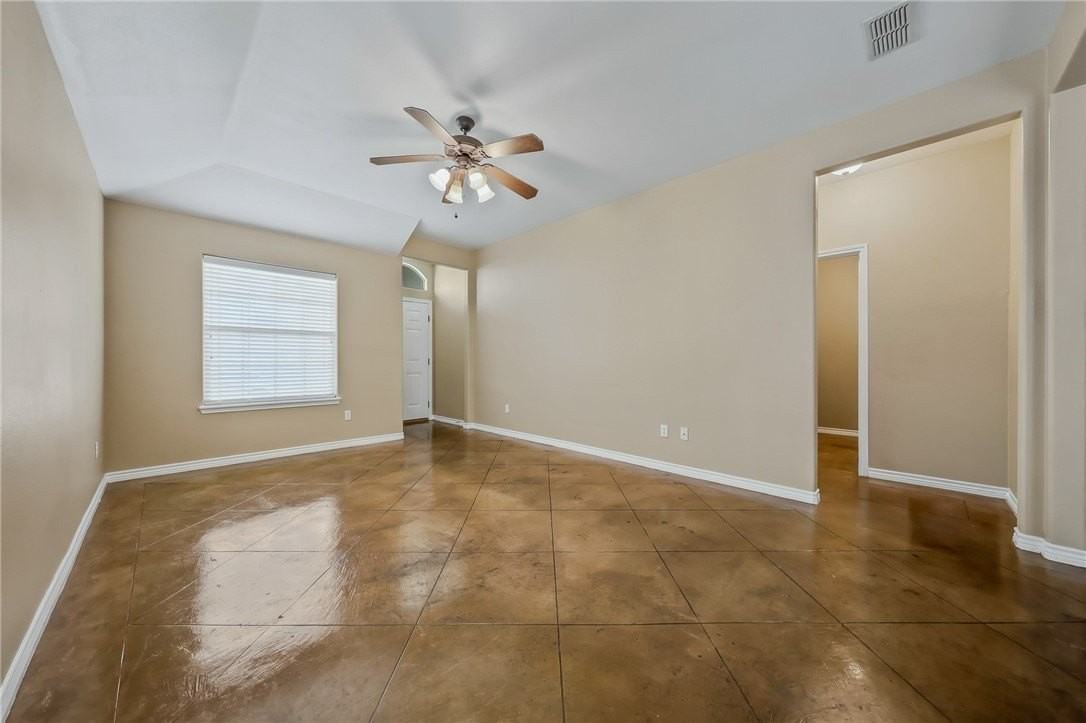 6633 Rhine Dr #B - Photo 4 of 29