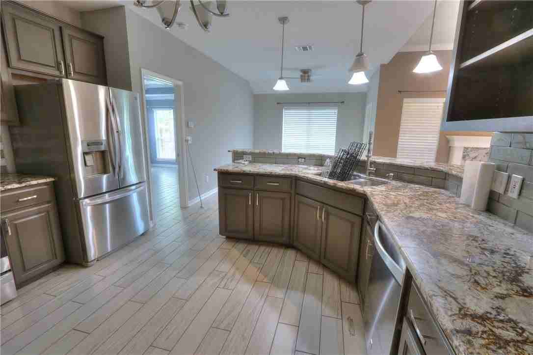 7714 Odessa Dr - Photo 7 of 38