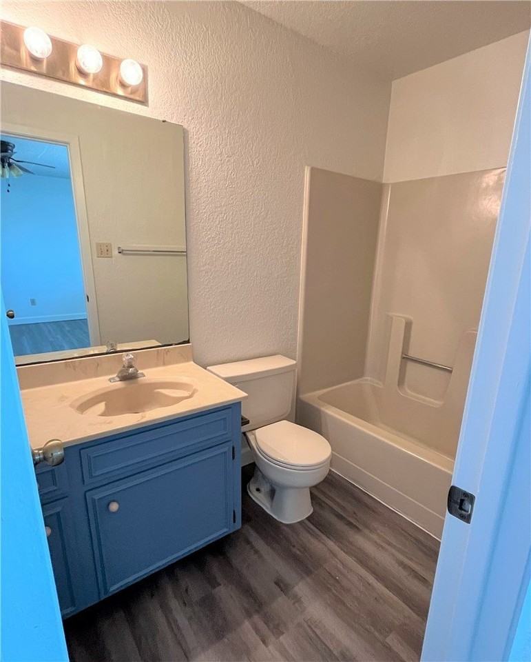 15209 Leeward Dr #B9 - Photo 4 of 8