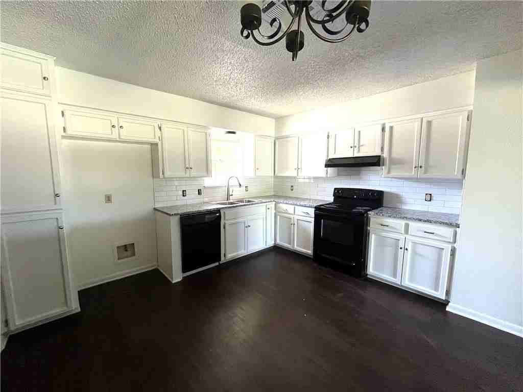 3001 Latour Pl - Photo 5 of 11