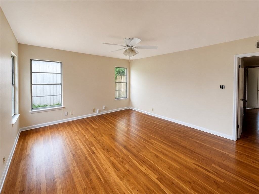 1013 Dolphin Pl - Photo 2 of 9
