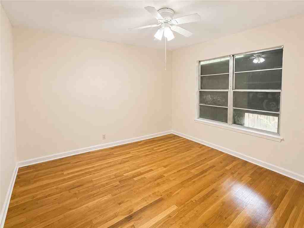 1013 Dolphin Pl - Photo 6 of 9