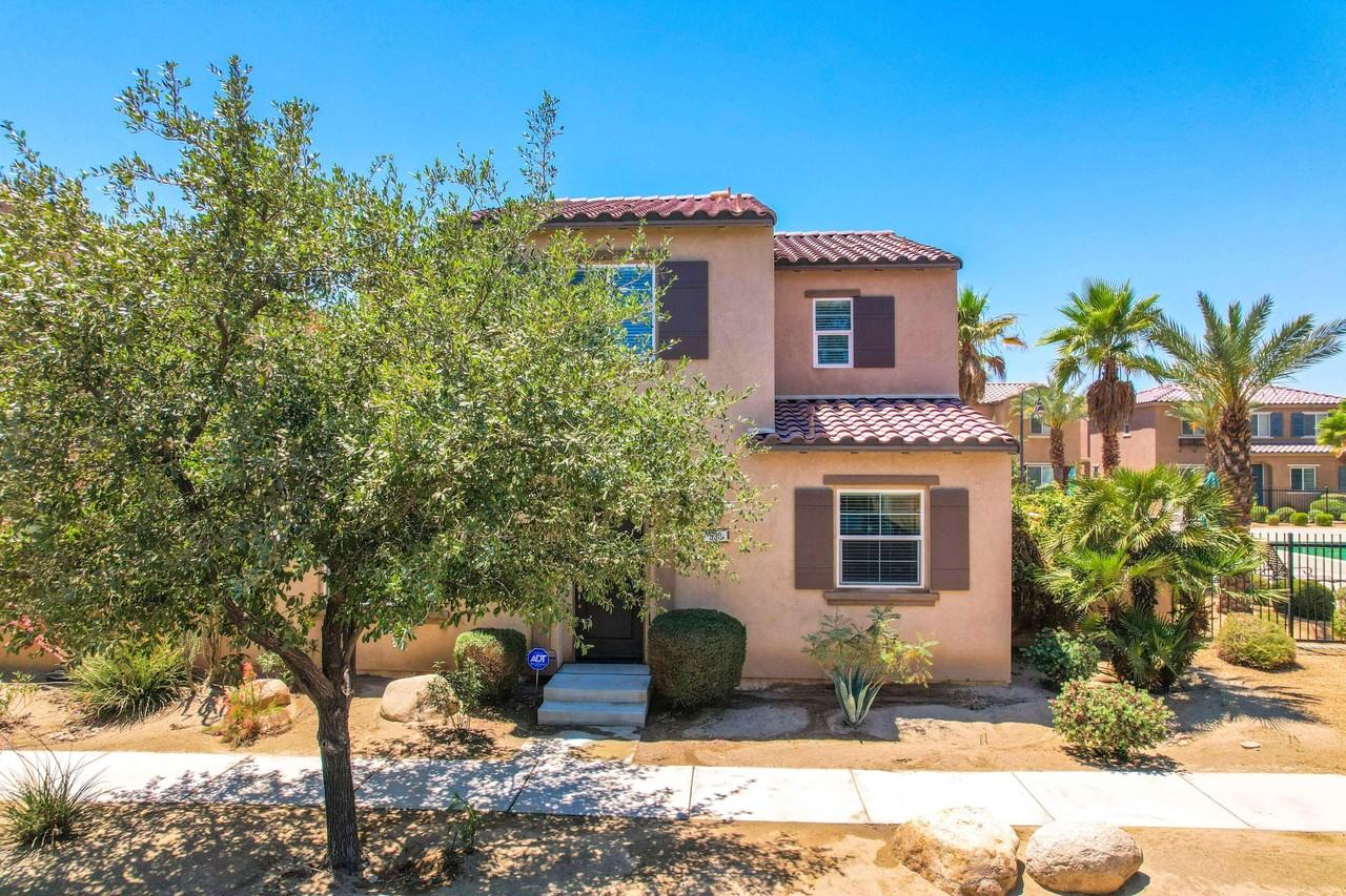 530 Calle Vibrante - Photo 2 of 49