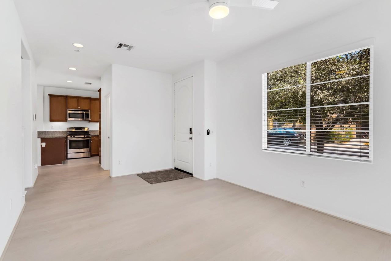 530 Calle Vibrante - Photo 5 of 49