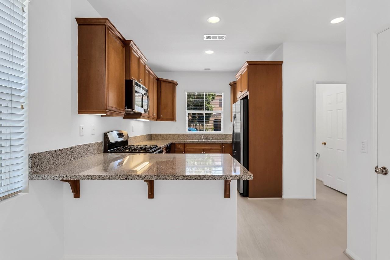 530 Calle Vibrante - Photo 7 of 49