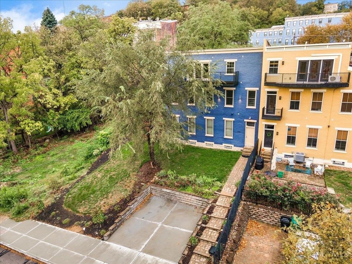 320 Seitz St - Photo 4 of 26