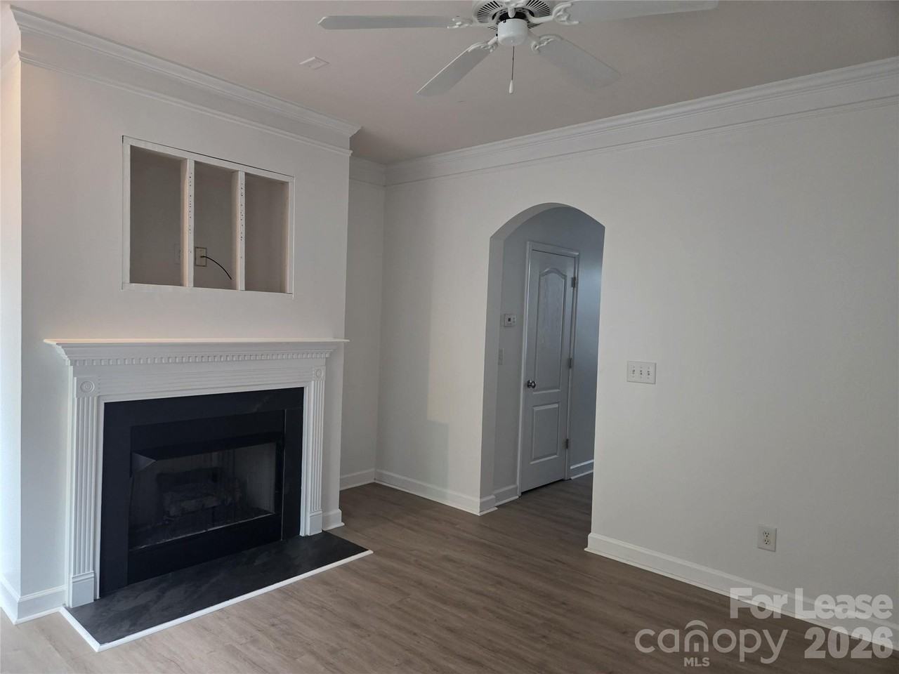 109 Chawton Ln - Photo 2 of 24
