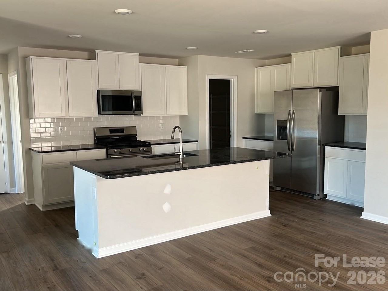 13304 Hampton Bay Ln - Photo 2 of 12