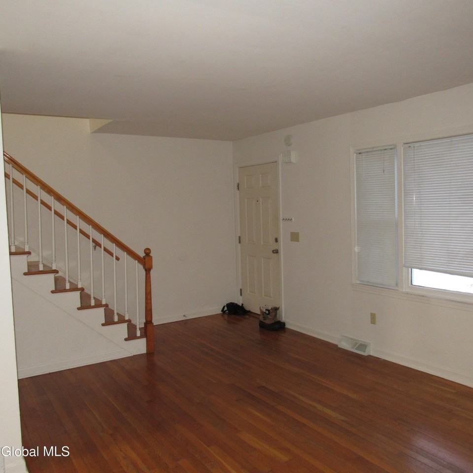 34B Commodore St - Photo 7 of 23