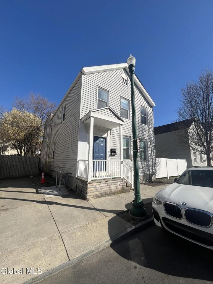508 2nd St - Photo 2 of 20