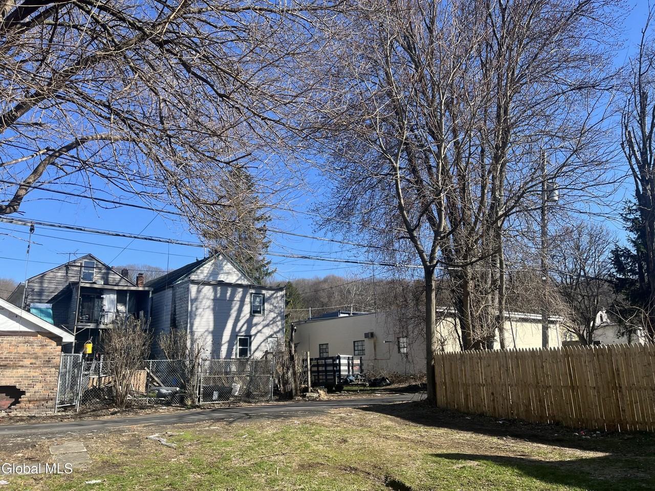 508 2nd St - Photo 3 of 20