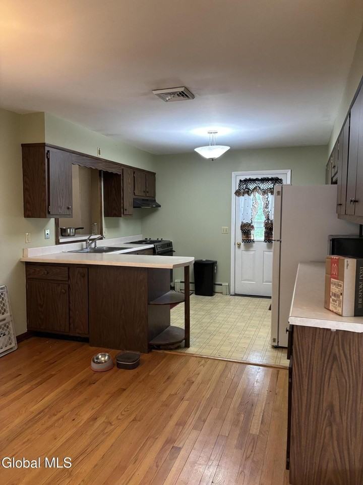 42 Gilligan Rd - Photo 2 of 11