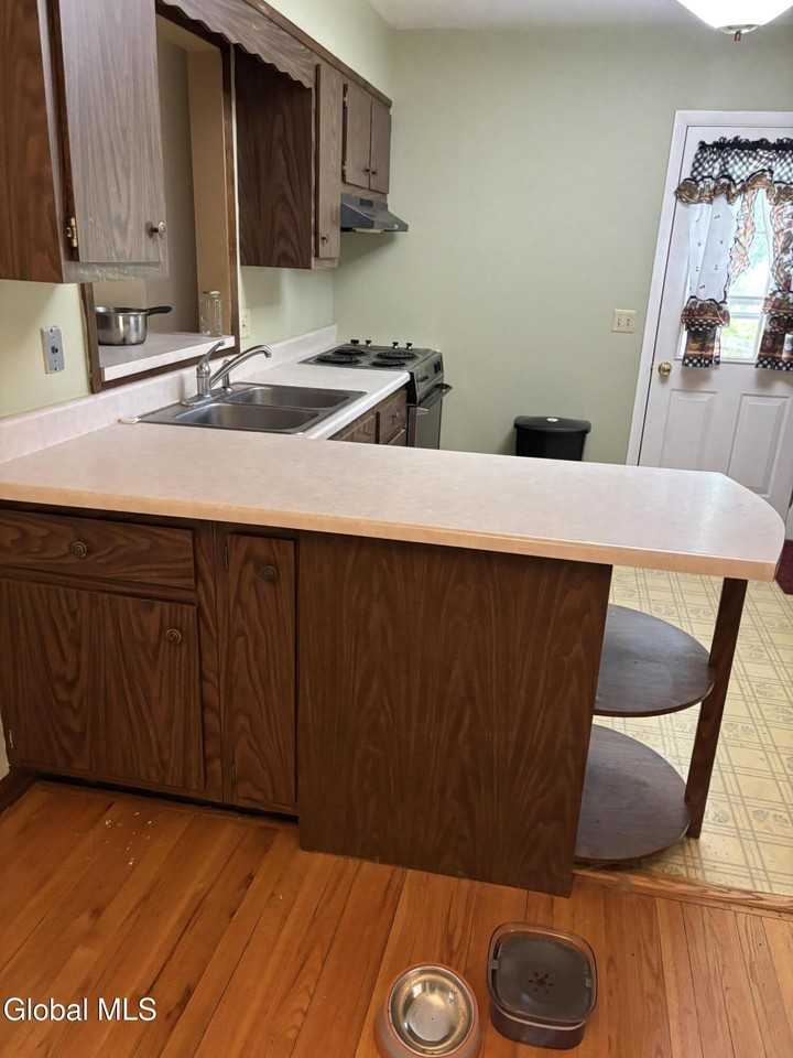 42 Gilligan Rd - Photo 3 of 11