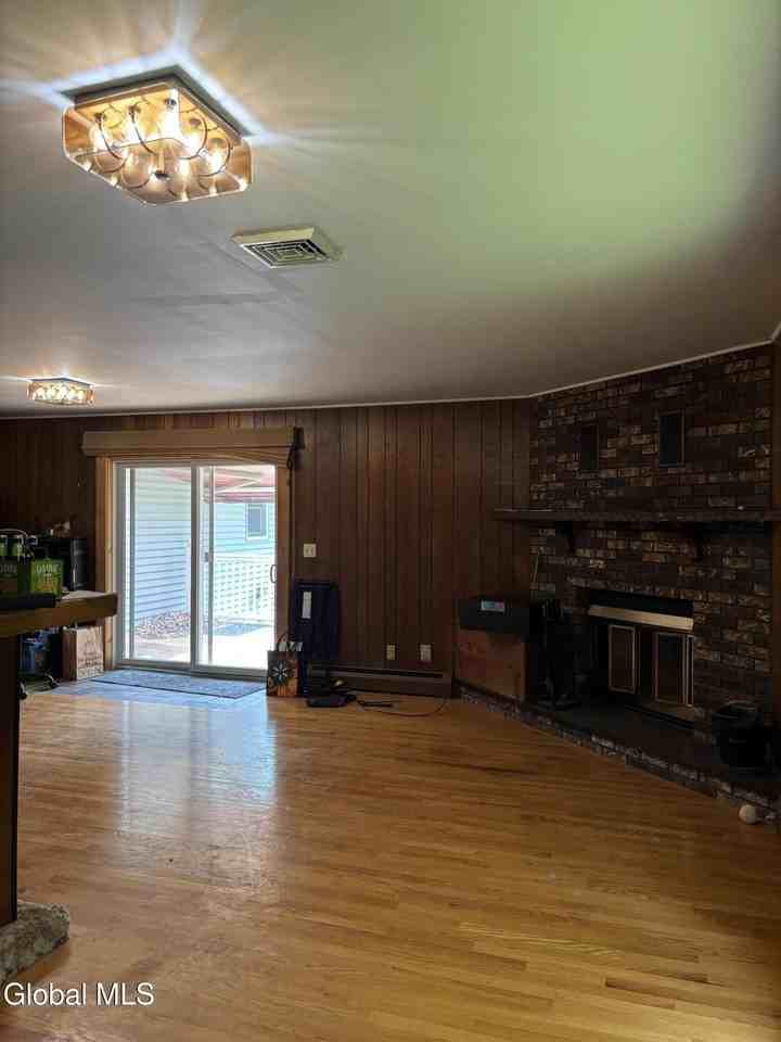 42 Gilligan Rd - Photo 4 of 11