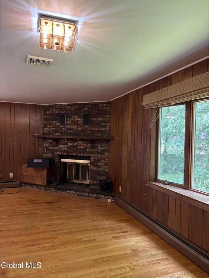 42 Gilligan Rd - Photo 5 of 11