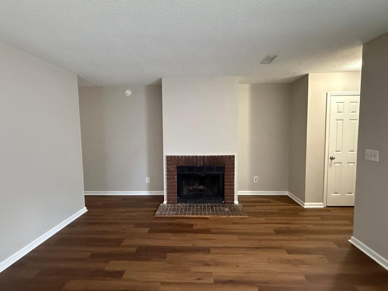 152 Dorchester Manor Blvd #A - Photo 4 of 18