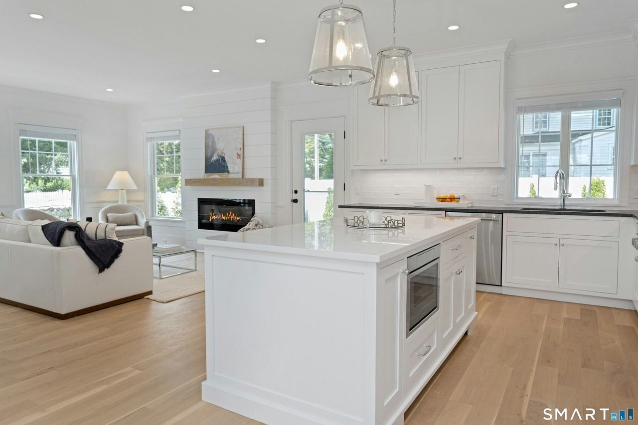 22 Old Stamford Rd - Photo 6 of 31