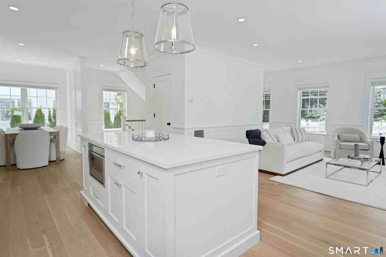 22 Old Stamford Rd - Photo 7 of 31