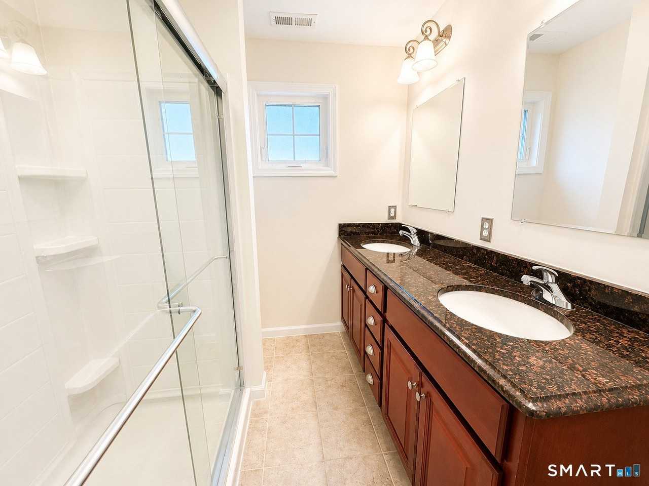 8 Old Oak Dr #8 - Photo 6 of 9