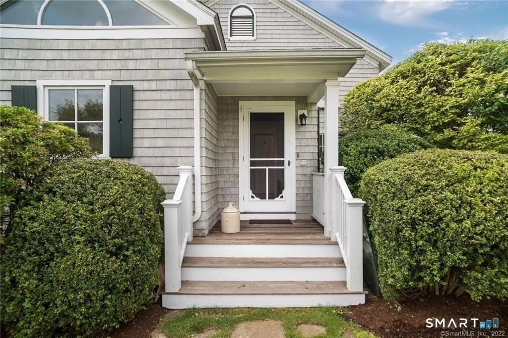 43 Soundview Ave - Photo 4 of 31