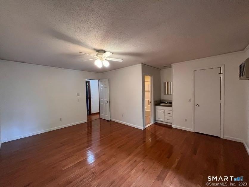223 Flanders Rd #8 - Photo 5 of 31