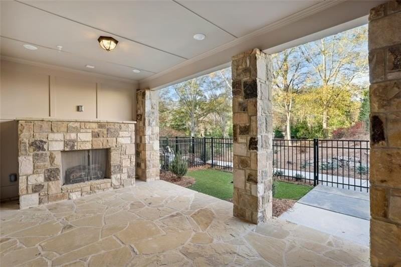 410 Townly Ct - Photo 3 of 25