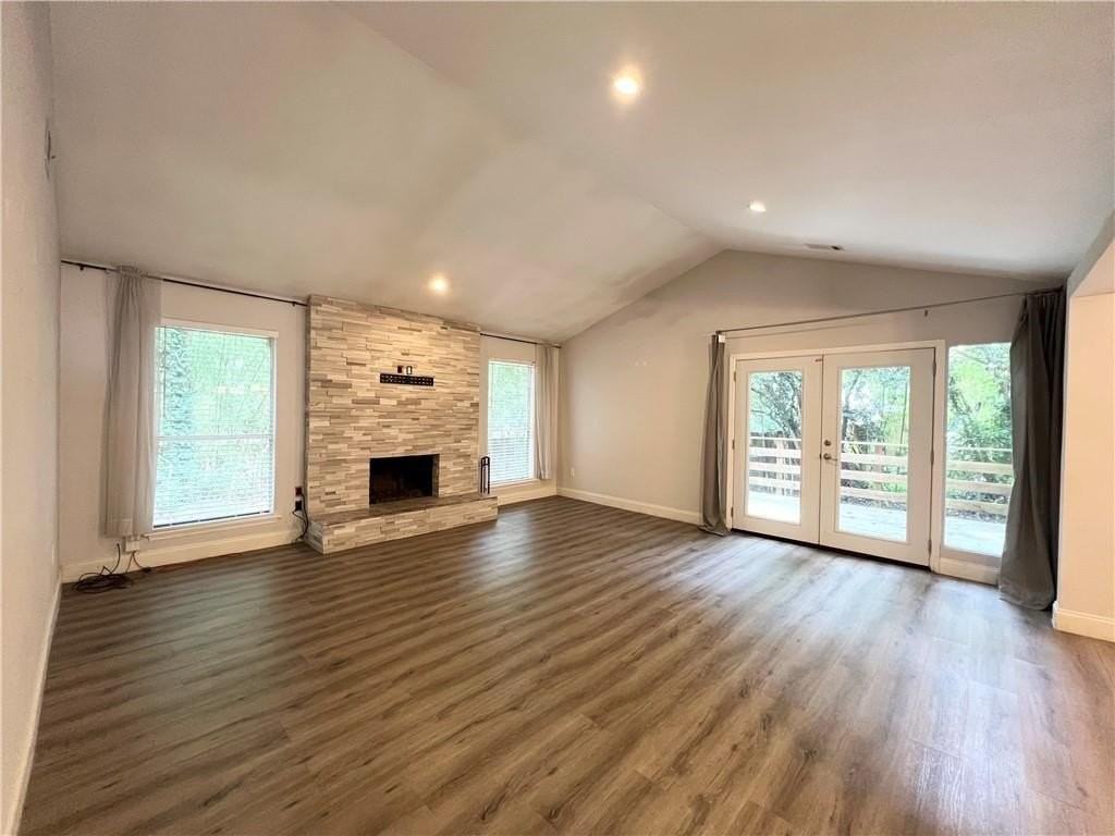 710 Creekwood Xing - Photo 2 of 25