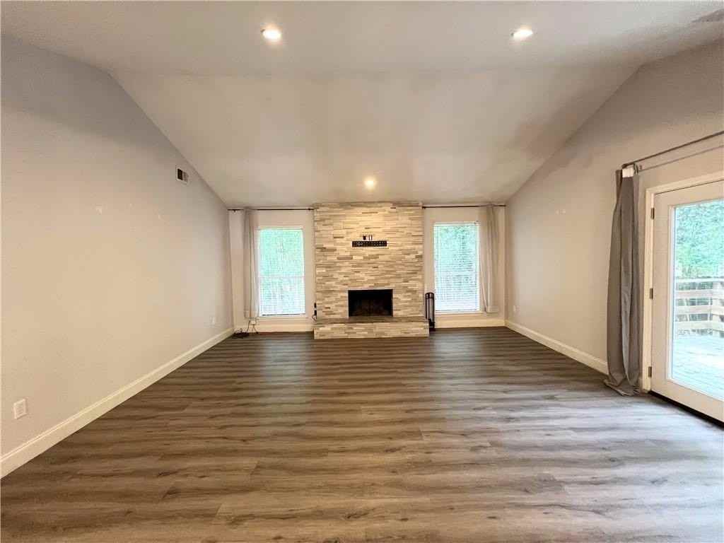 710 Creekwood Xing - Photo 4 of 25