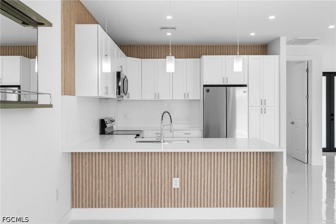 2517 24th St W - Photo 3 of 9