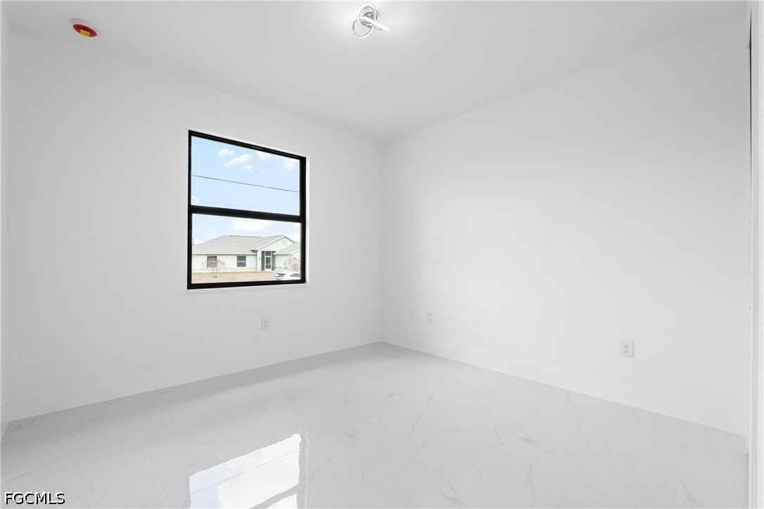2517 24th St W - Photo 7 of 9