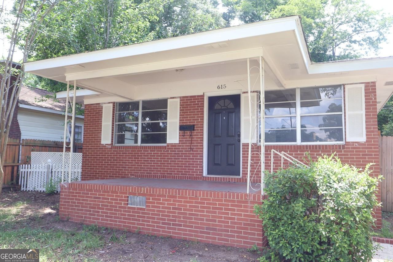 615 Jefferson St - Photo 2 of 22