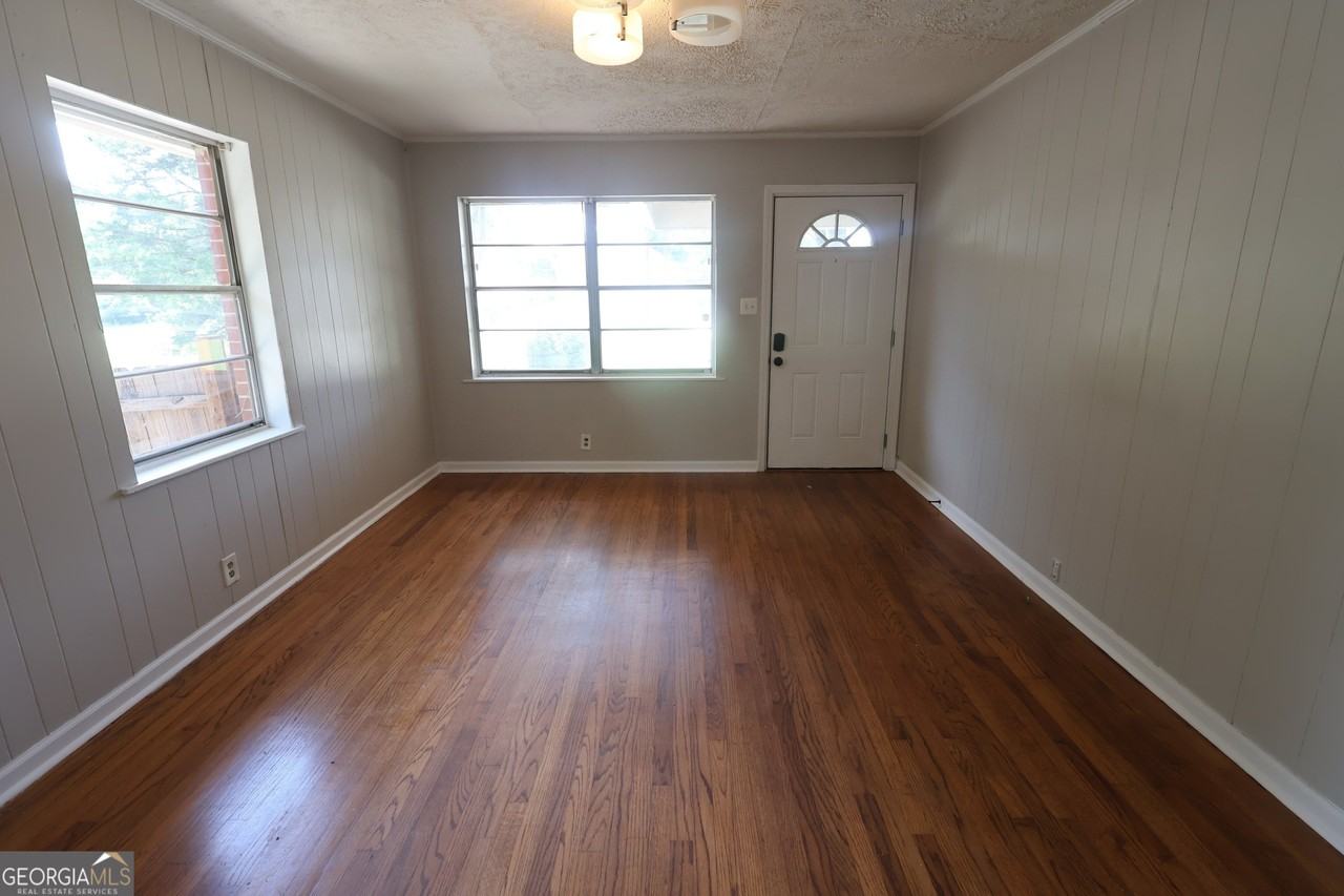 615 Jefferson St - Photo 4 of 22