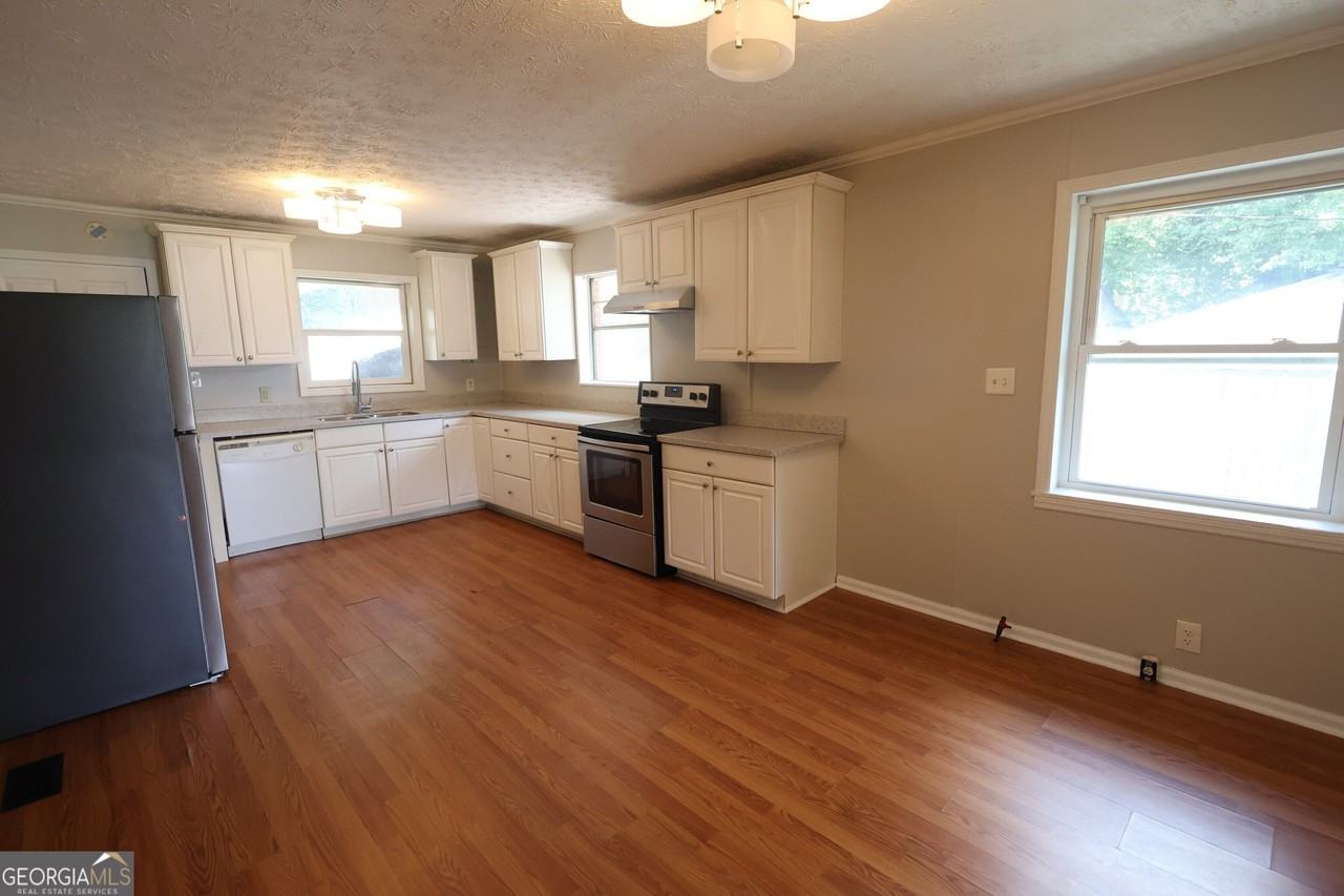 615 Jefferson St - Photo 6 of 22