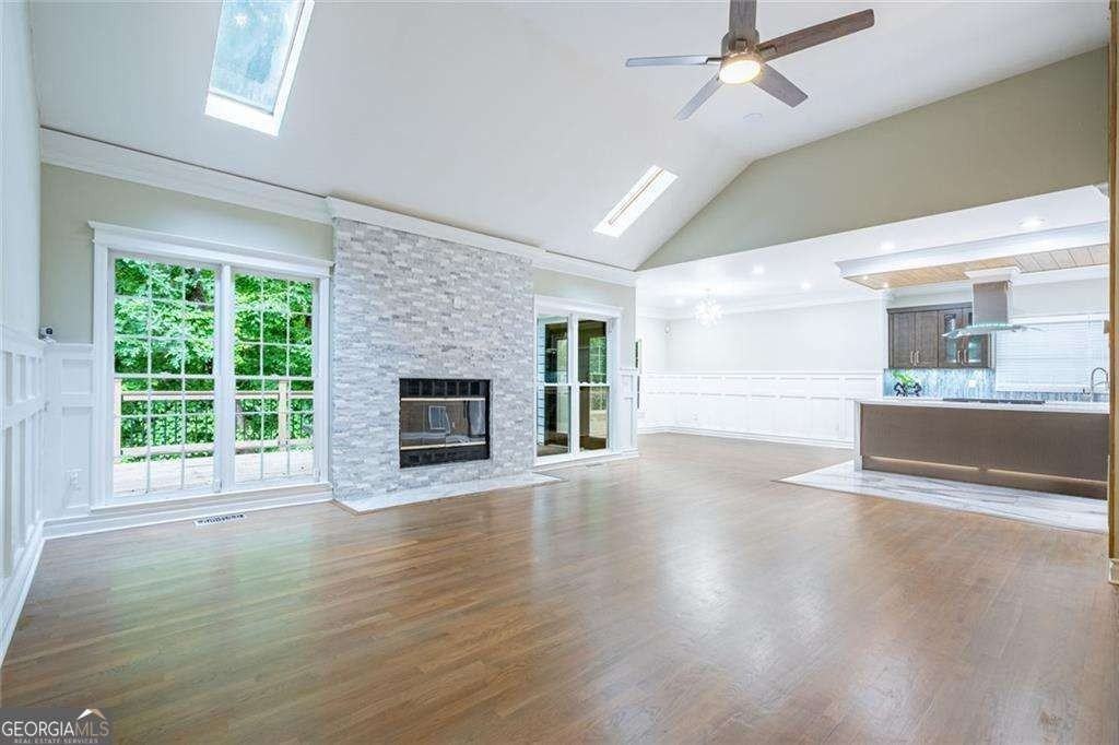 3924 Ashford Dunwoody Rd Ne - Photo 5 of 28