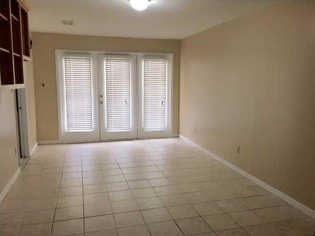 6225 Parkwood Dr - Photo 3 of 18