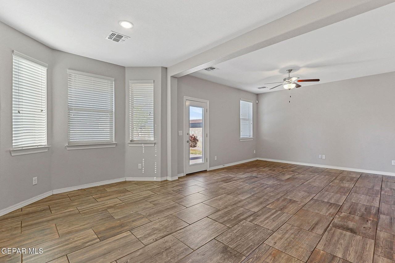 229 Gonzalo Cir - Photo 7 of 32