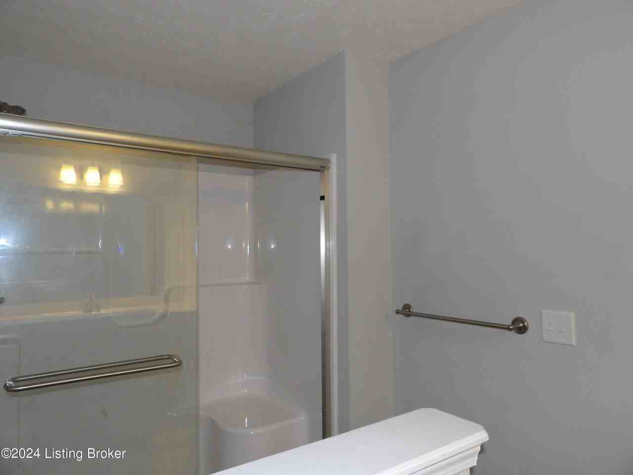 406 Eagle Pointe Dr - Photo 4 of 5