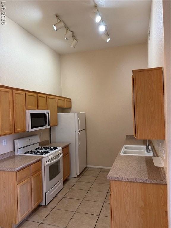 3395 Cactus Shadow St #201 - Photo 3 of 20
