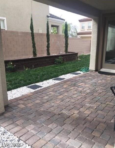 5947 Castell Canyon St - Photo 3 of 4
