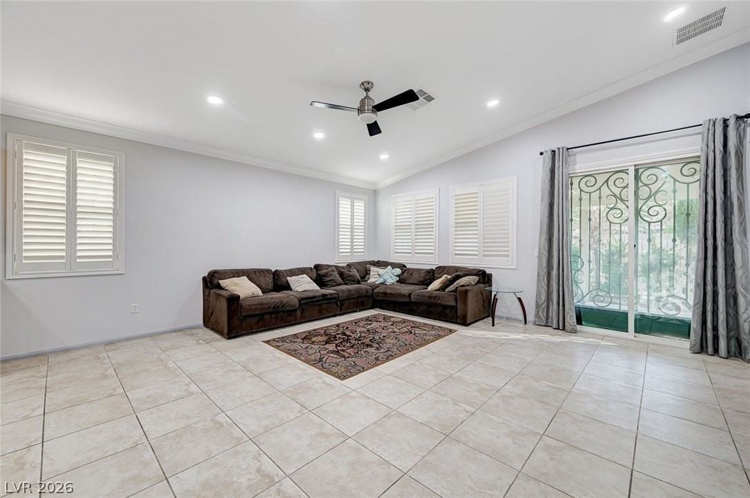 7129 Weavers Pl - Photo 5 of 48