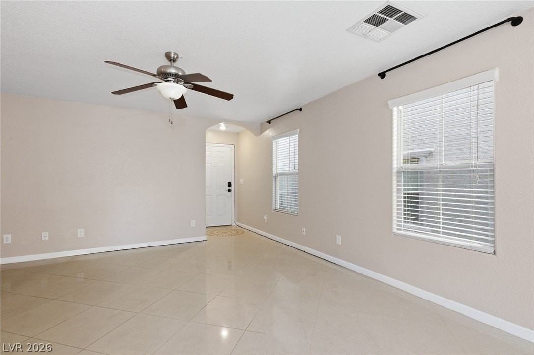 10847 Iona Island Ave - Photo 7 of 48