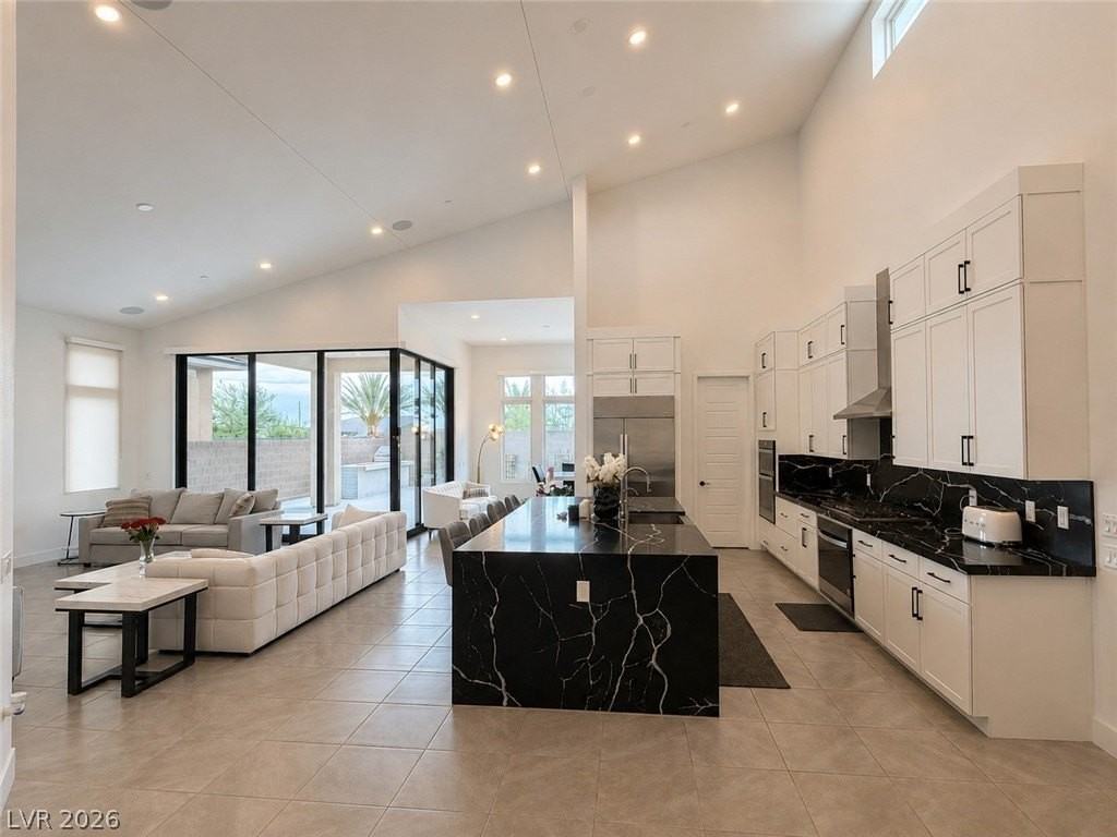 5040 Terramont Dr - Photo 3 of 39